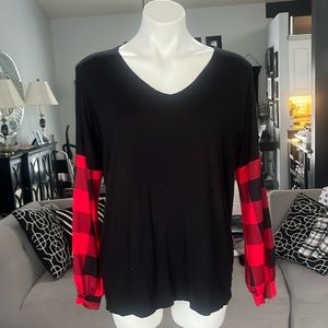 New cream and sugar top size small. Boutique